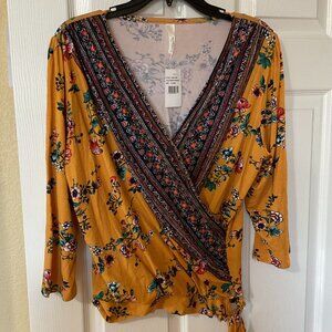 NWT Loveappella top XL
